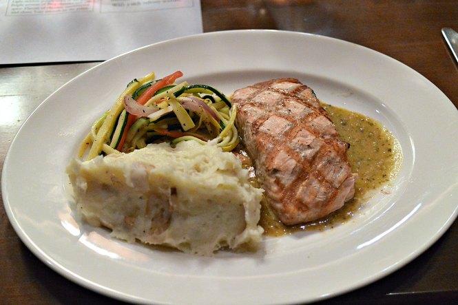Scottish Salmon, Winewood Grill